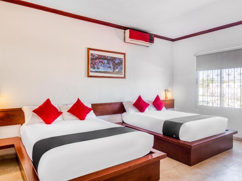 Monte Salerno Hotel & Suites Монтеморелос Номер фото